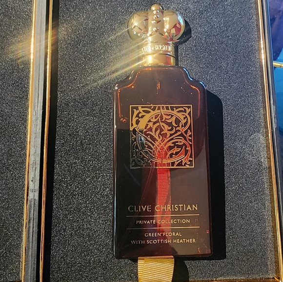 NIB- CLIVE CHRISTIAN PRIVATE COLLECTIO - Picture 2 of 8